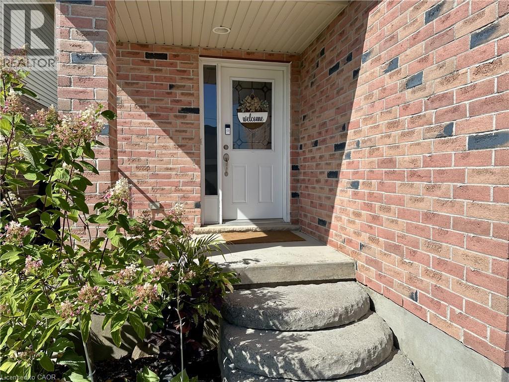 1409 Old Zeller Drive, Kitchener, Ontario  N2A 4M8 - Photo 2 - 40765911