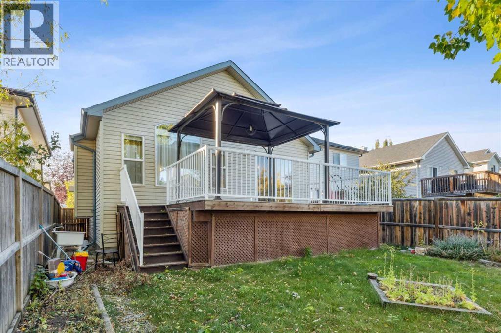 1048 Bridlemeadows Manor Sw, Calgary, Alberta  T2Y 4K9 - Photo 32 - A2262295