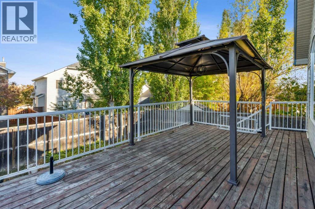 1048 Bridlemeadows Manor Sw, Calgary, Alberta  T2Y 4K9 - Photo 30 - A2262295