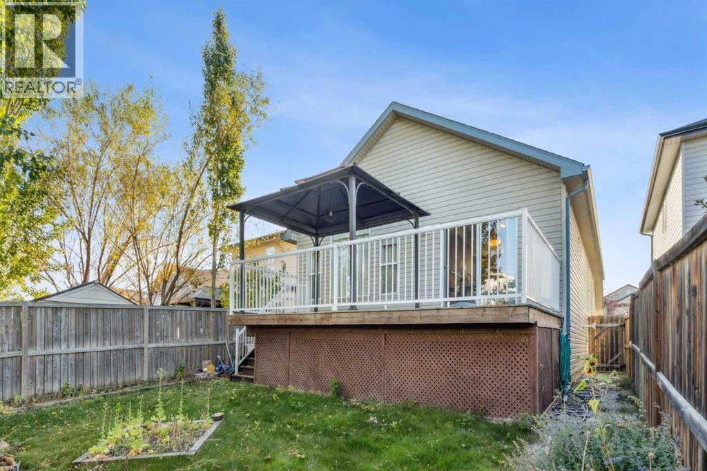 1048 Bridlemeadows Manor Sw, Calgary, Alberta  T2Y 4K9 - Photo 33 - A2262295