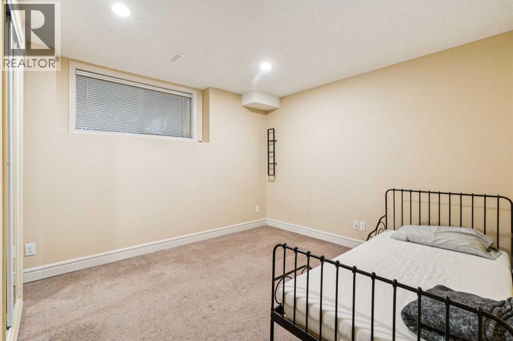 1048 Bridlemeadows Manor Sw, Calgary, Alberta  T2Y 4K9 - Photo 26 - A2262295