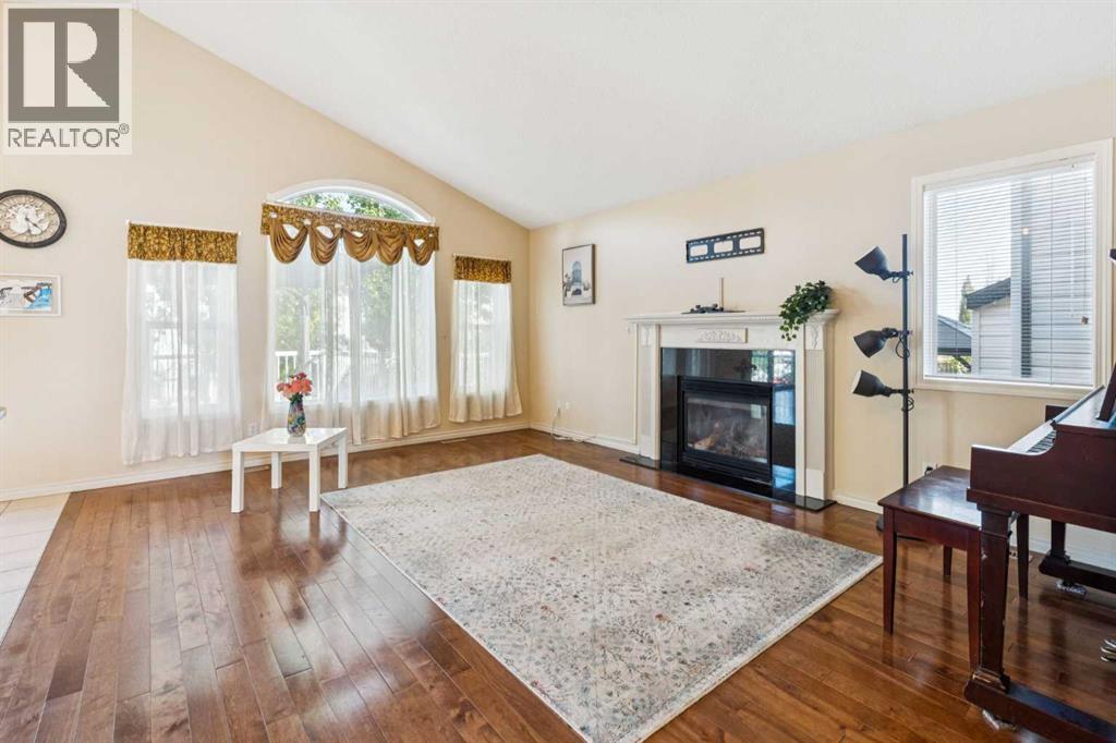 1048 Bridlemeadows Manor Sw, Calgary, Alberta  T2Y 4K9 - Photo 4 - A2262295