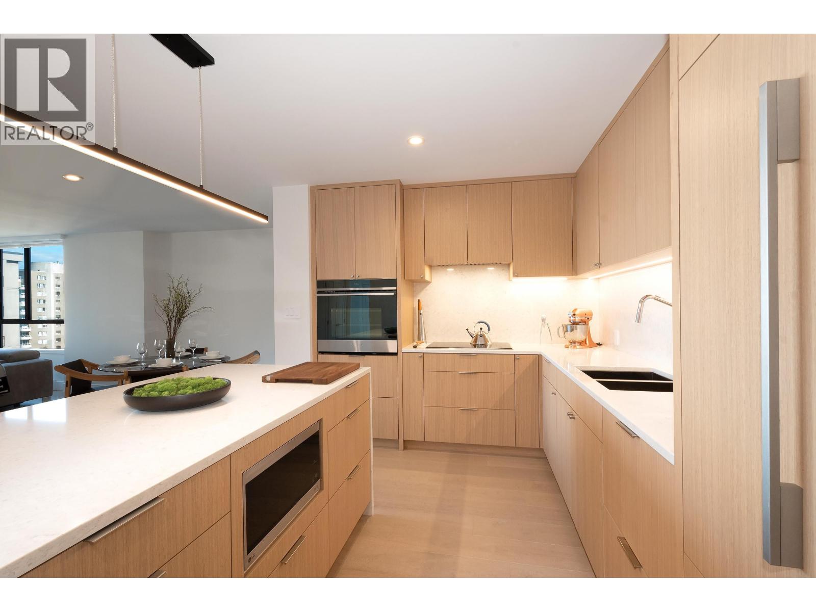 902 1860 Robson Street, Vancouver, British Columbia  V6G 3C1 - Photo 2 - R3044365