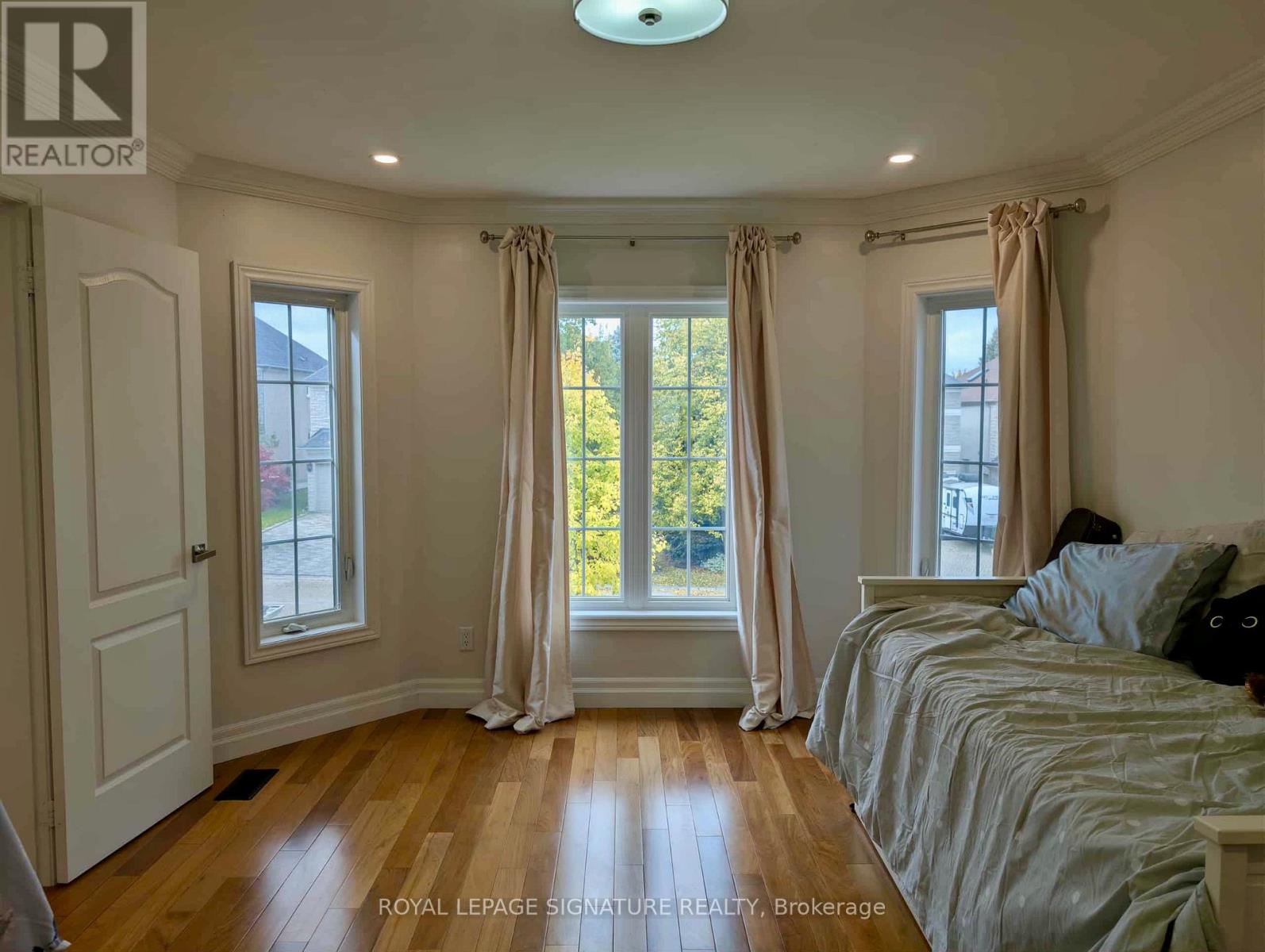 40 Graydon Crescent, Richmond Hill, Ontario  L4B 3V9 - Photo 18 - N12491584