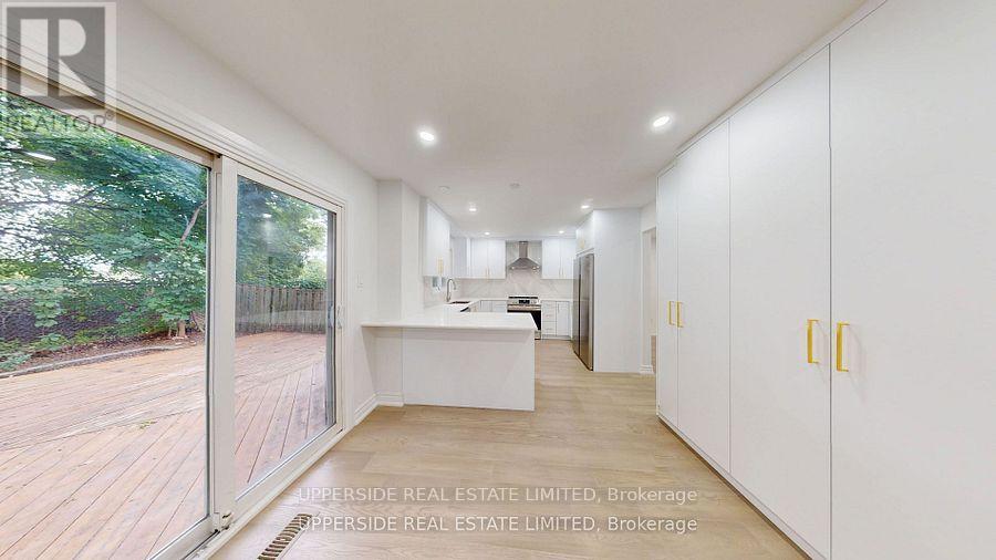 646 York Hill Boulevard, Vaughan, Ontario  L4J 5L8 - Photo 7 - N12467113