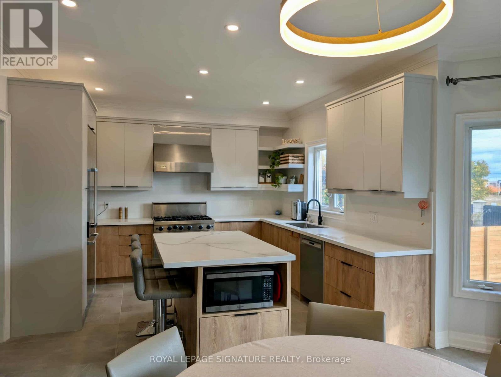 40 Graydon Crescent, Richmond Hill, Ontario  L4B 3V9 - Photo 10 - N12491584