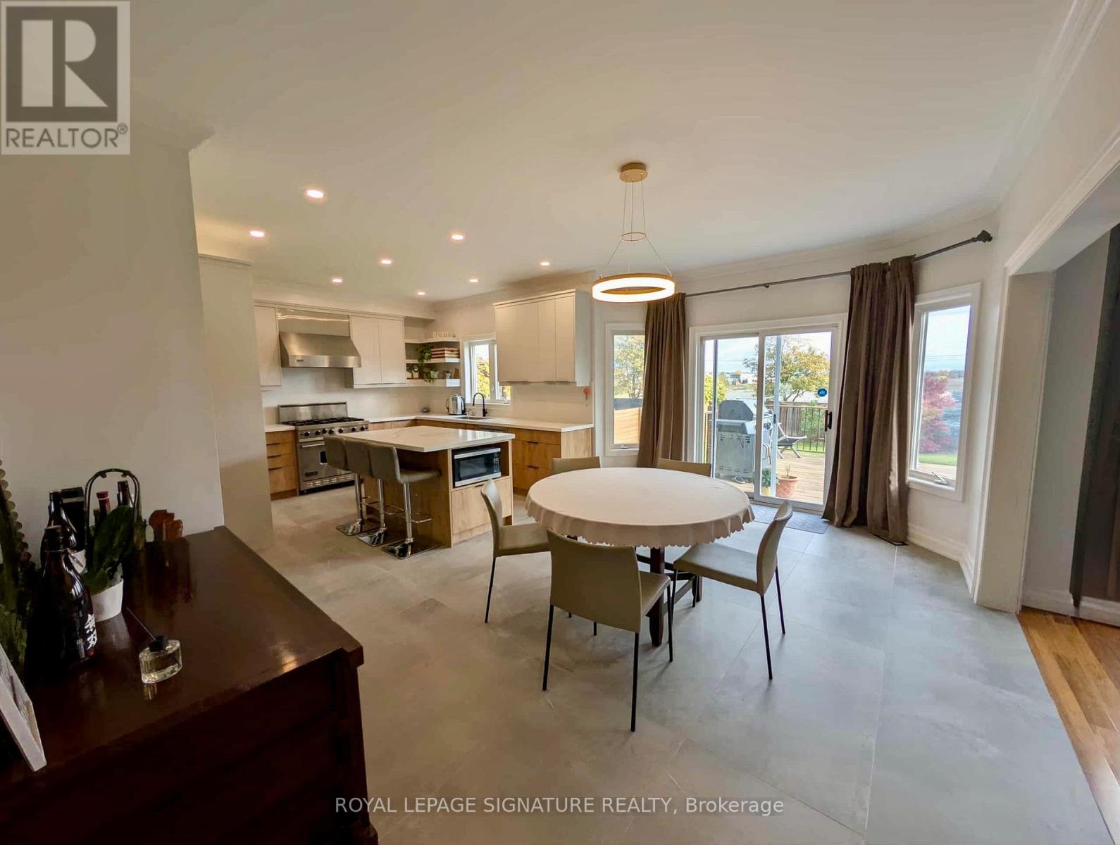 40 Graydon Crescent, Richmond Hill, Ontario  L4B 3V9 - Photo 9 - N12491584