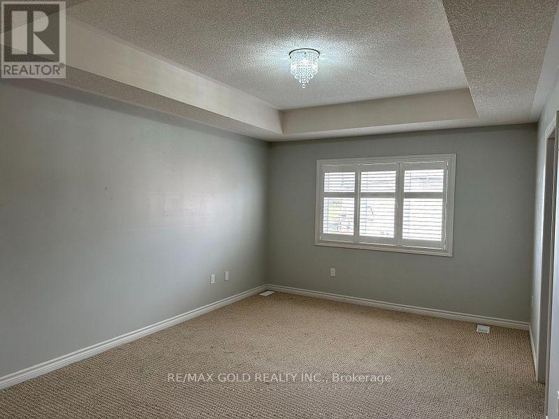 292 Remembrance Drive, Brampton, Ontario  L7A 4J3 - Photo 13 - W12485255