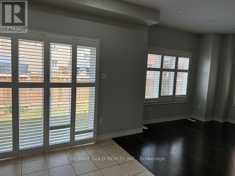 292 Remembrance Drive, Brampton, Ontario  L7A 4J3 - Photo 12 - W12485255