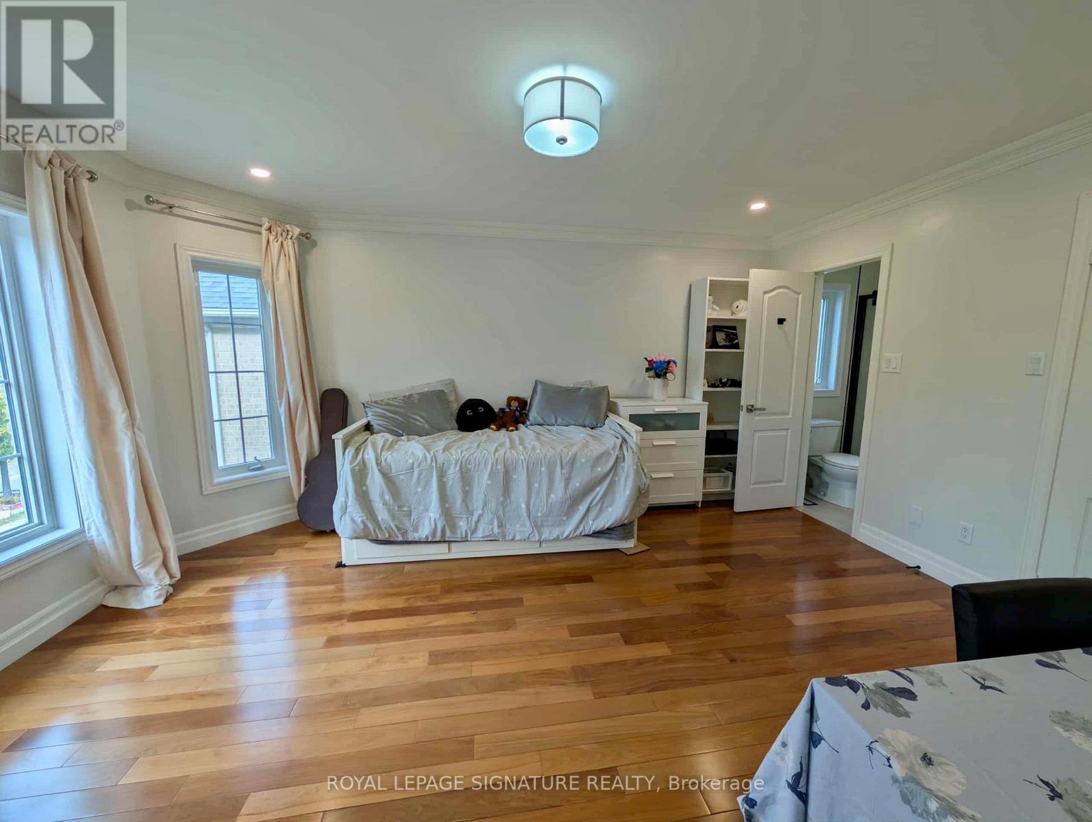 40 Graydon Crescent, Richmond Hill, Ontario  L4B 3V9 - Photo 19 - N12491584