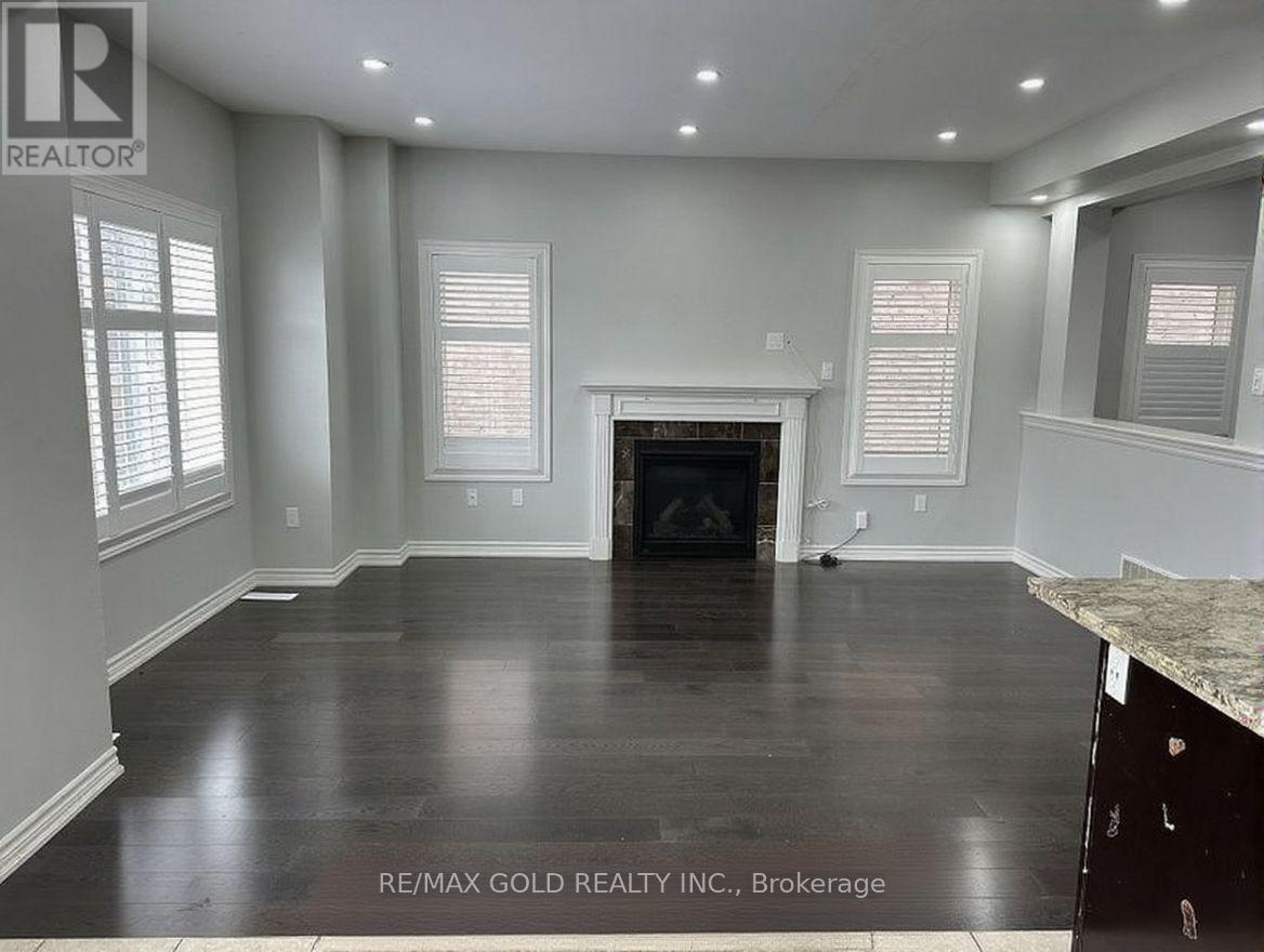 292 Remembrance Drive, Brampton, Ontario  L7A 4J3 - Photo 7 - W12485255