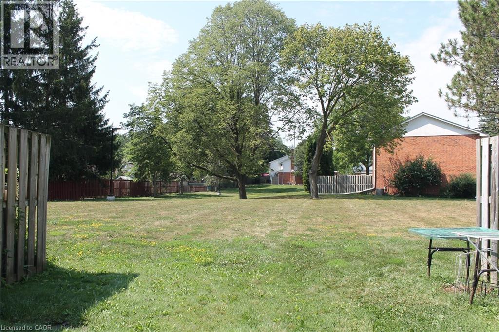 399 Keats Way Unit# 4, Waterloo, Ontario  N2L 5S7 - Photo 8 - 40777993