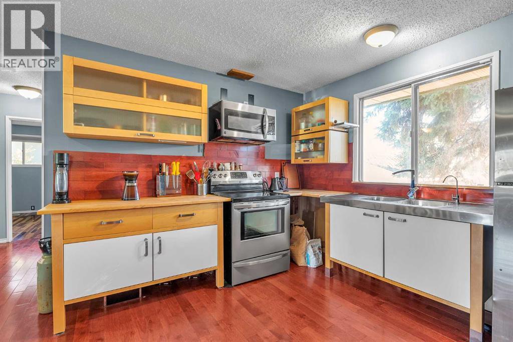 212 Dovercrest Place Se, Calgary, Alberta  T2B 1Y5 - Photo 12 - A2267924