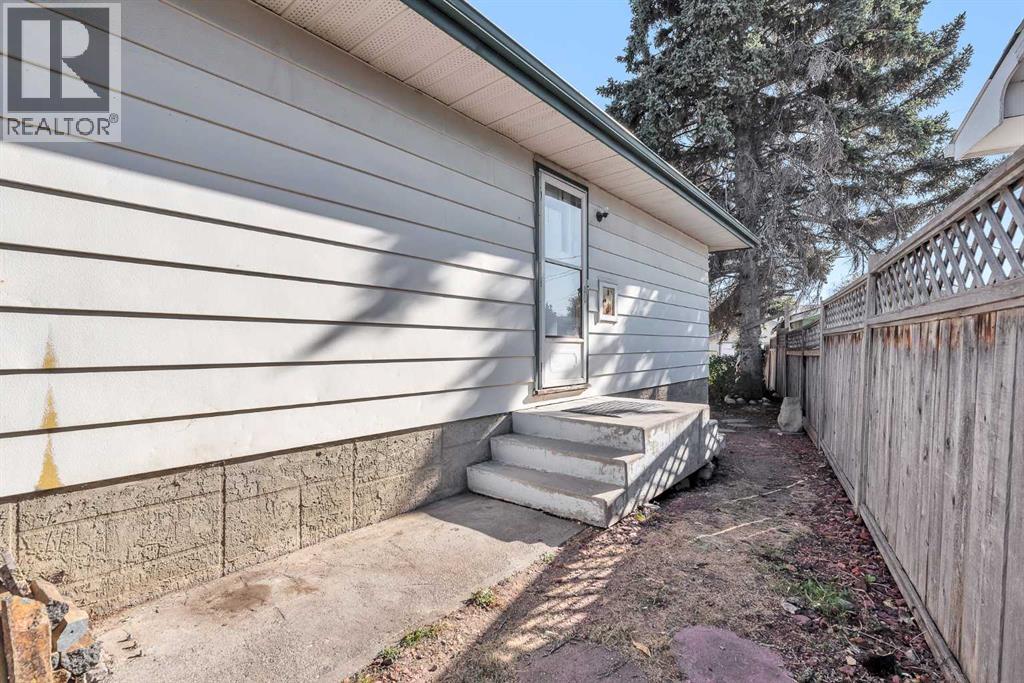 212 Dovercrest Place Se, Calgary, Alberta  T2B 1Y5 - Photo 28 - A2267924