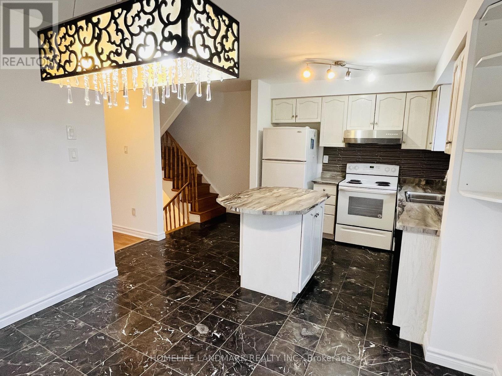 65 Kelso Crescent, Vaughan, Ontario  L6A 2C8 - Photo 5 - N12500532