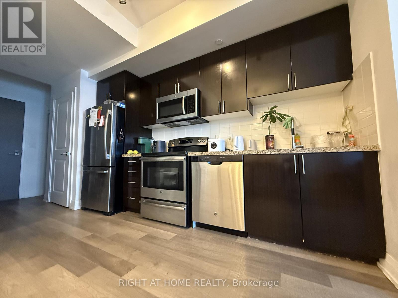 Ph307 - 7167 Yonge Street, Markham, Ontario  L3T 0E1 - Photo 5 - N12500208