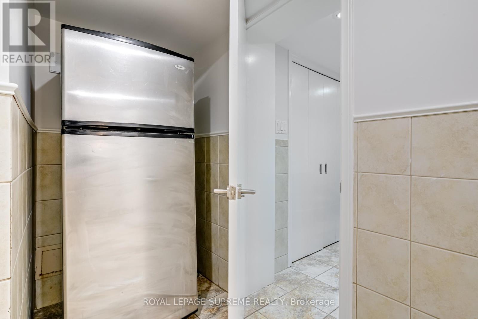 Bsmt - 30 Lacey Avenue, Toronto, Ontario  M6M 3L7 - Photo 11 - W12500530