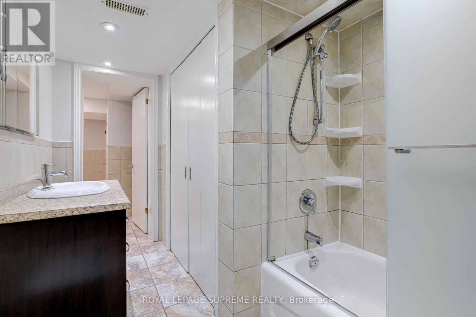 Bsmt - 30 Lacey Avenue, Toronto, Ontario  M6M 3L7 - Photo 13 - W12500530