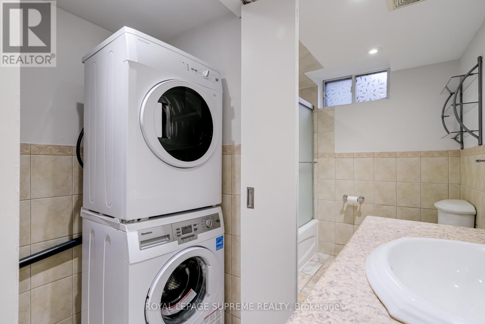 Bsmt - 30 Lacey Avenue, Toronto, Ontario  M6M 3L7 - Photo 14 - W12500530