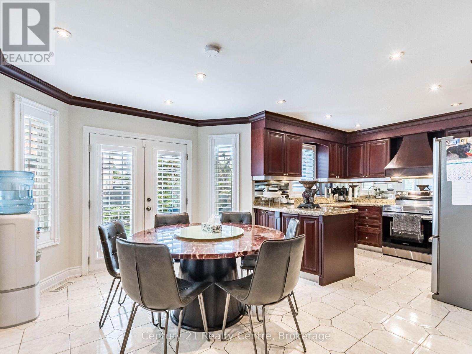 3349 Loyalist Drive, Mississauga, Ontario  L5L 5T9 - Photo 15 - W12500538