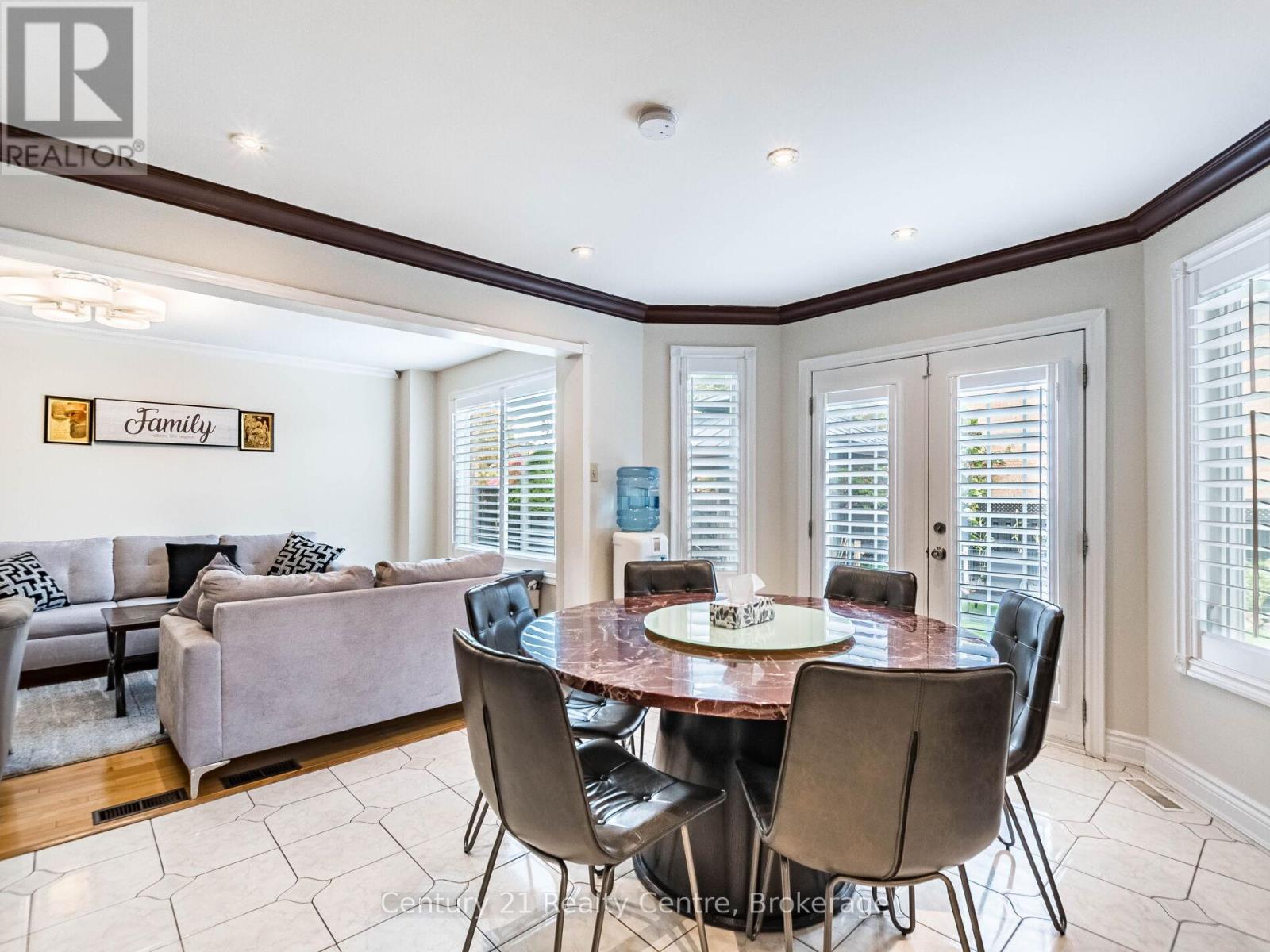 3349 Loyalist Drive, Mississauga, Ontario  L5L 5T9 - Photo 17 - W12500538