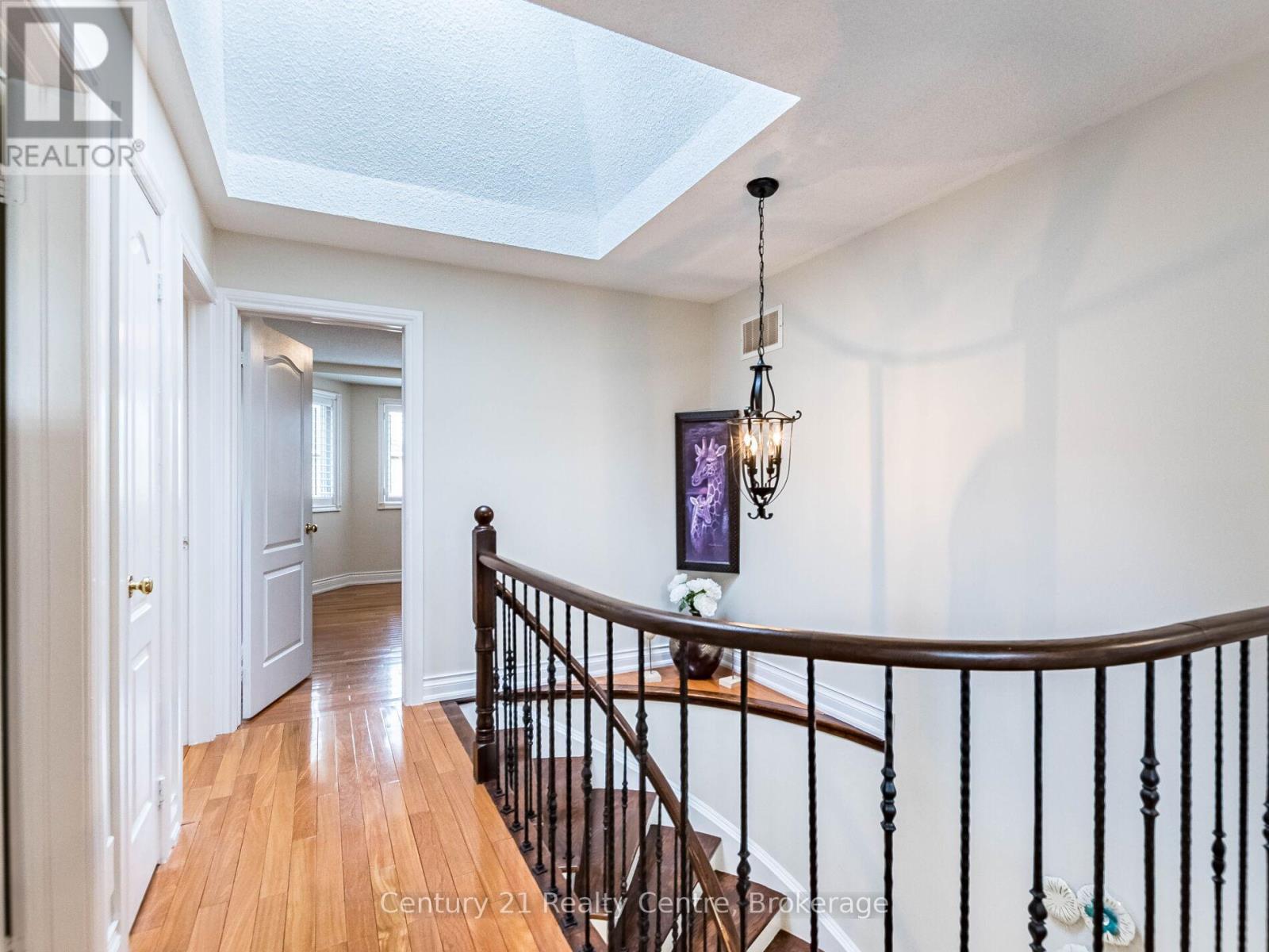 3349 Loyalist Drive, Mississauga, Ontario  L5L 5T9 - Photo 21 - W12500538