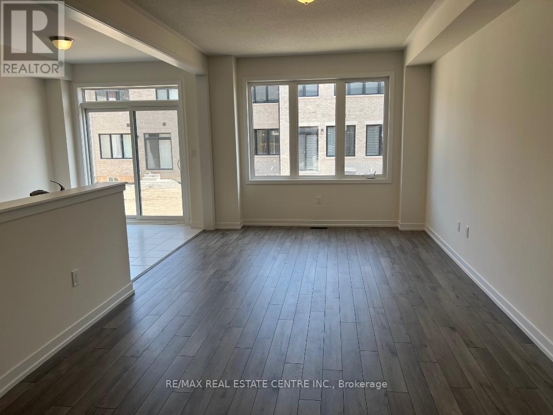 1551 Rose Way, Milton, Ontario  L9E 1V8 - Photo 10 - W12500540