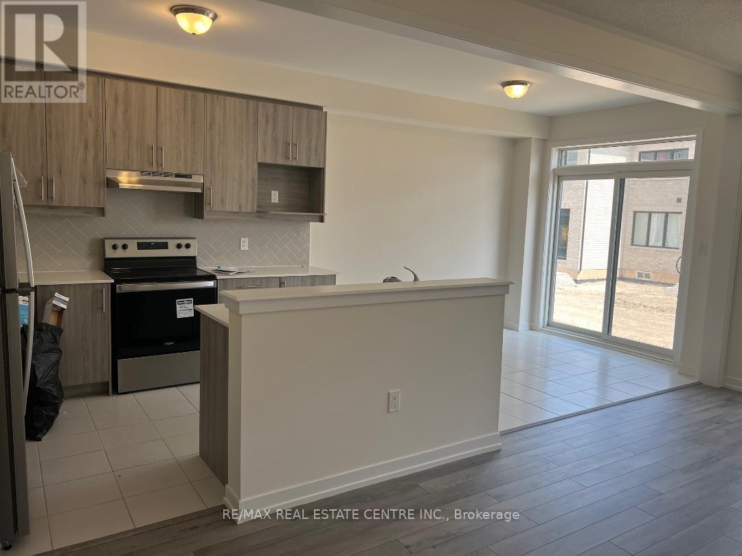 1551 Rose Way, Milton, Ontario  L9E 1V8 - Photo 11 - W12500540