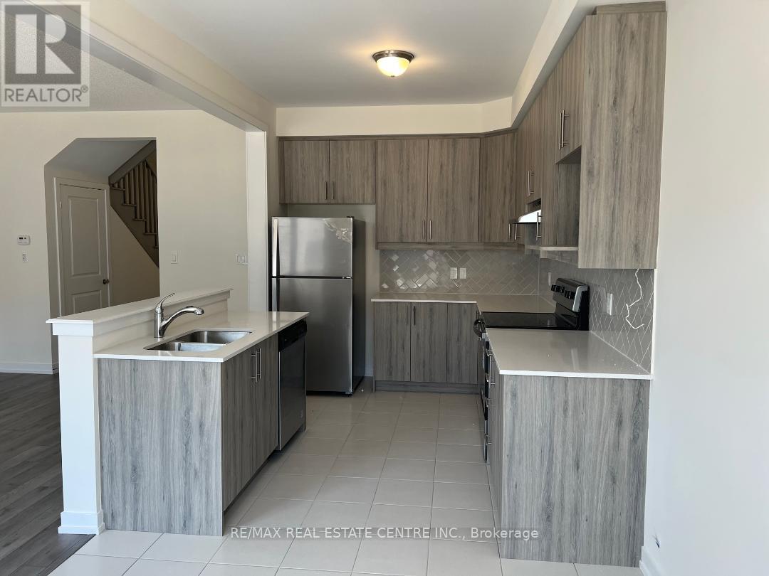 1551 Rose Way, Milton, Ontario  L9E 1V8 - Photo 15 - W12500540