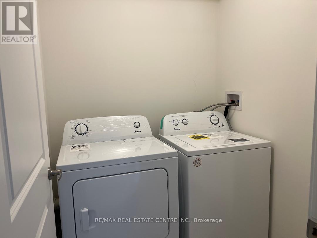 1551 Rose Way, Milton, Ontario  L9E 1V8 - Photo 26 - W12500540