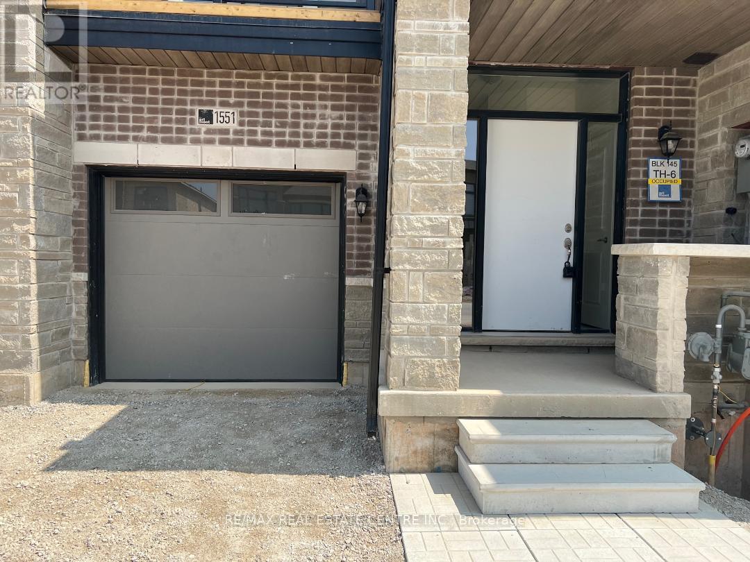 1551 Rose Way, Milton, Ontario  L9E 1V8 - Photo 4 - W12500540