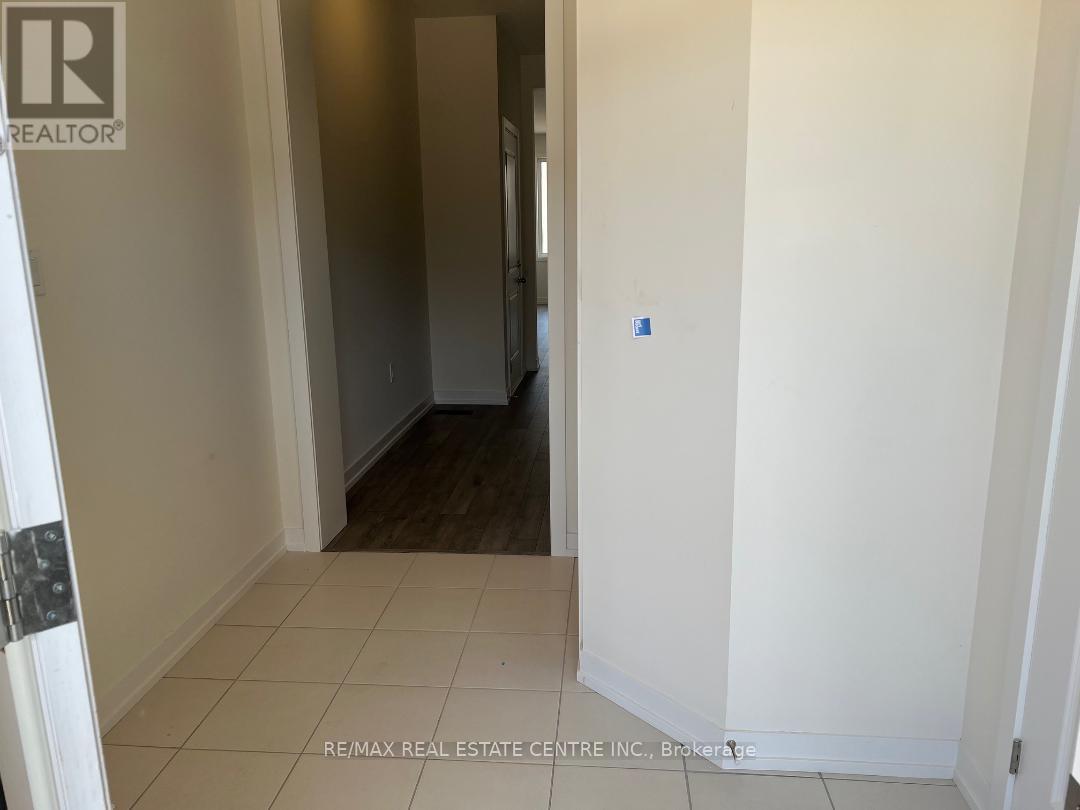 1551 Rose Way, Milton, Ontario  L9E 1V8 - Photo 5 - W12500540