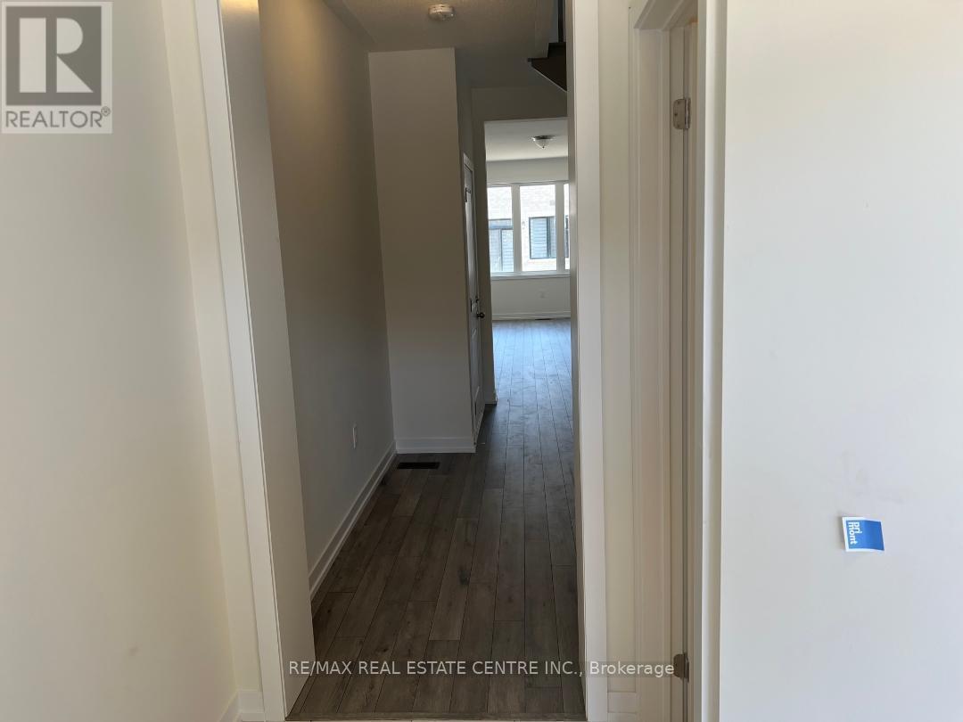 1551 Rose Way, Milton, Ontario  L9E 1V8 - Photo 6 - W12500540