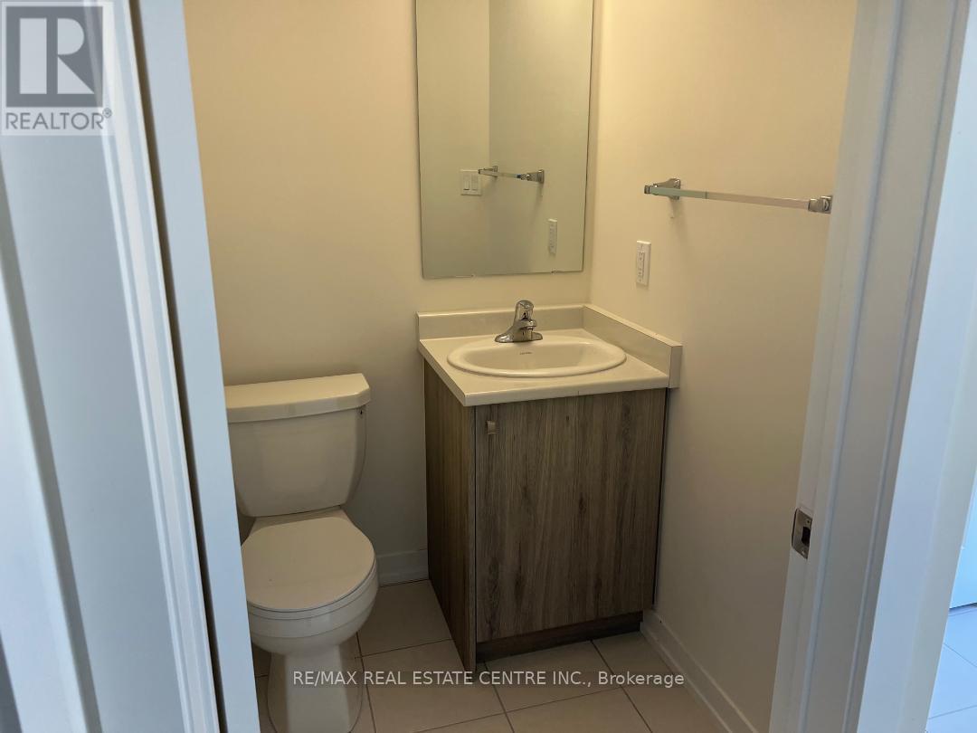 1551 Rose Way, Milton, Ontario  L9E 1V8 - Photo 8 - W12500540