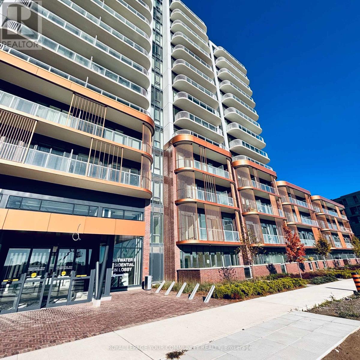 611 - 220 MISSINNIHE WAY, Mississauga, Ontario