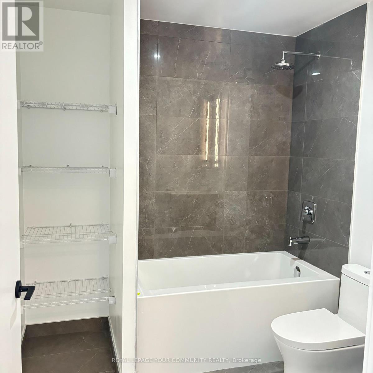 611 - 220 Missinnihe Way, Mississauga, Ontario  L5H 1G5 - Photo 4 - W12500556