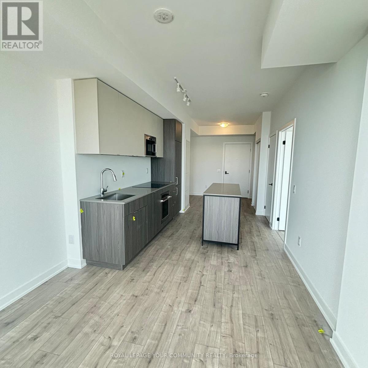 611 - 220 Missinnihe Way, Mississauga, Ontario  L5H 1G5 - Photo 6 - W12500556