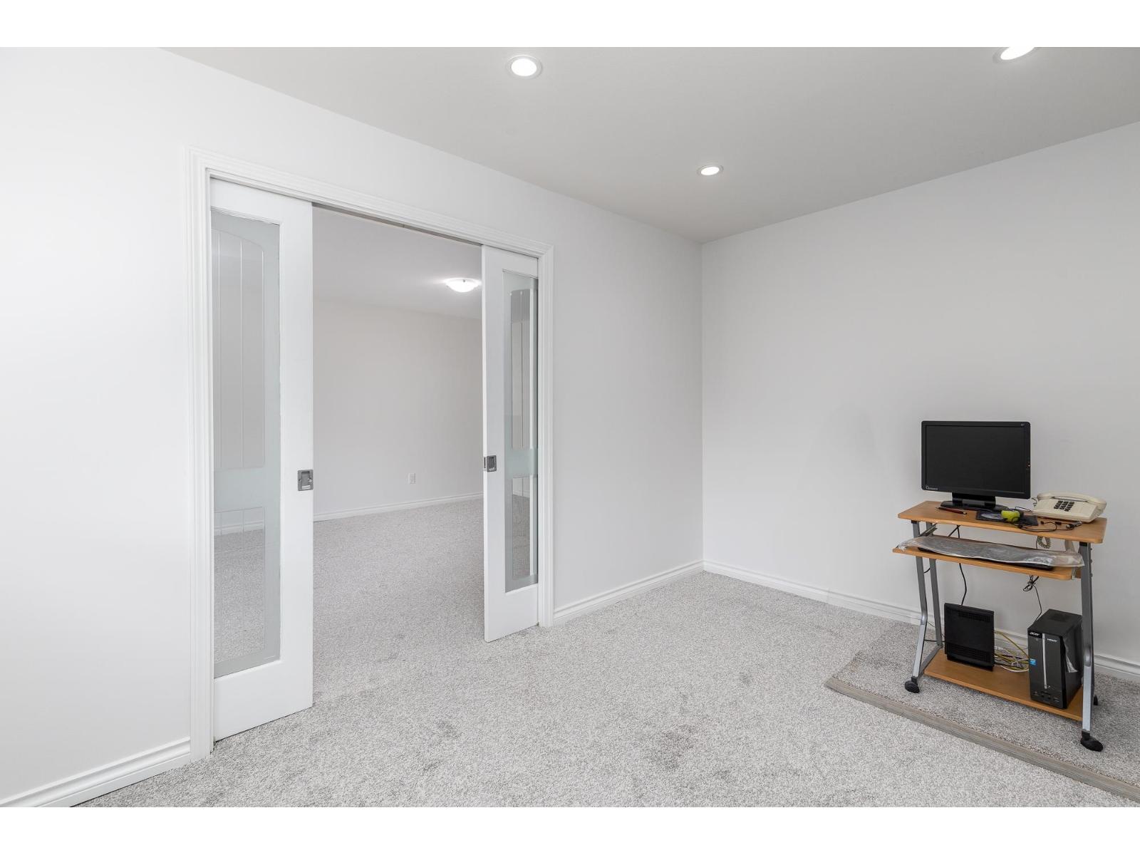 113 1561 Vidal Street, White Rock, British Columbia  V4B 5A7 - Photo 18 - R3061291