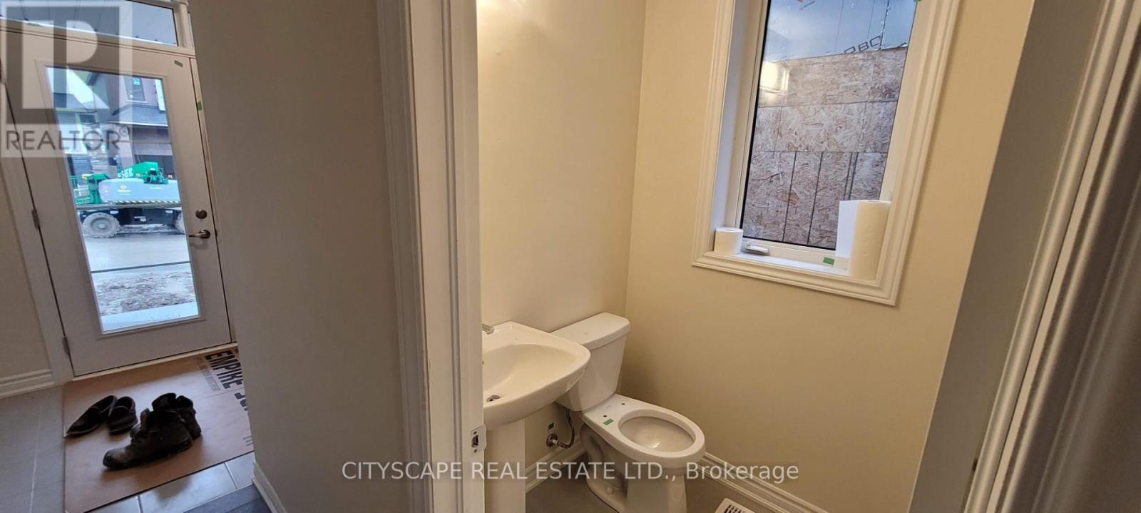 29 Sundin Drive, Haldimand, Ontario  N3W 0H1 - Photo 3 - X12500558