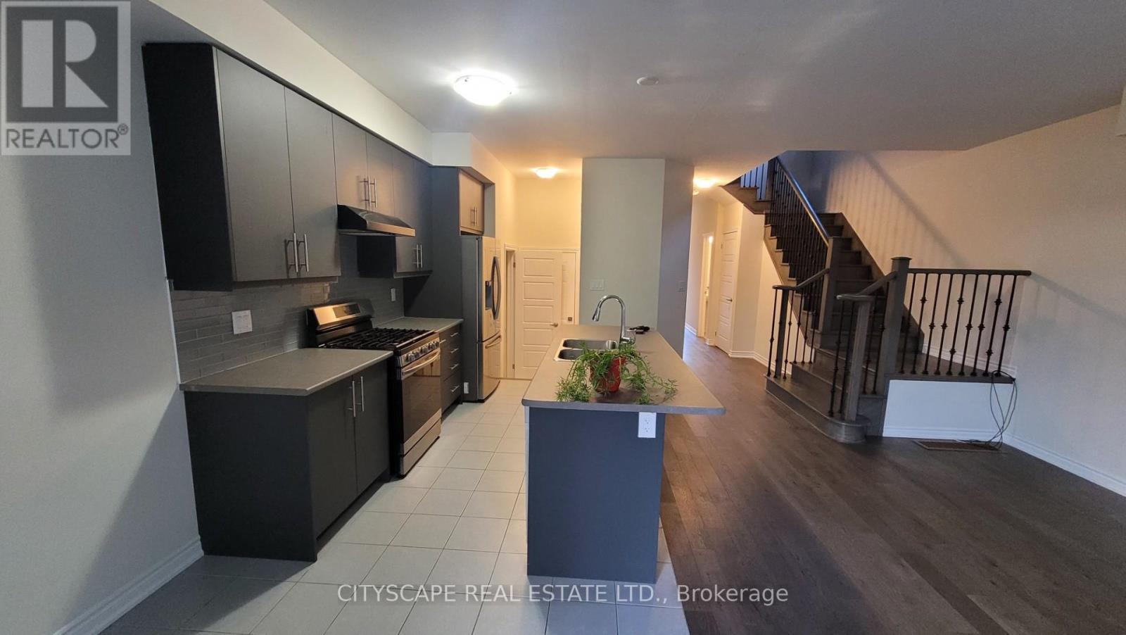 29 Sundin Drive, Haldimand, Ontario  N3W 0H1 - Photo 6 - X12500558