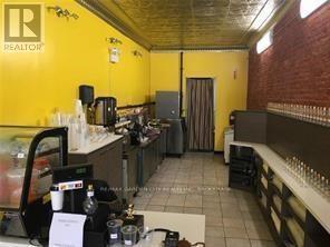 5024 Centre Street, Niagara Falls (Clifton Hill), Ontario  L2G 3N7 - Photo 4 - X12500574