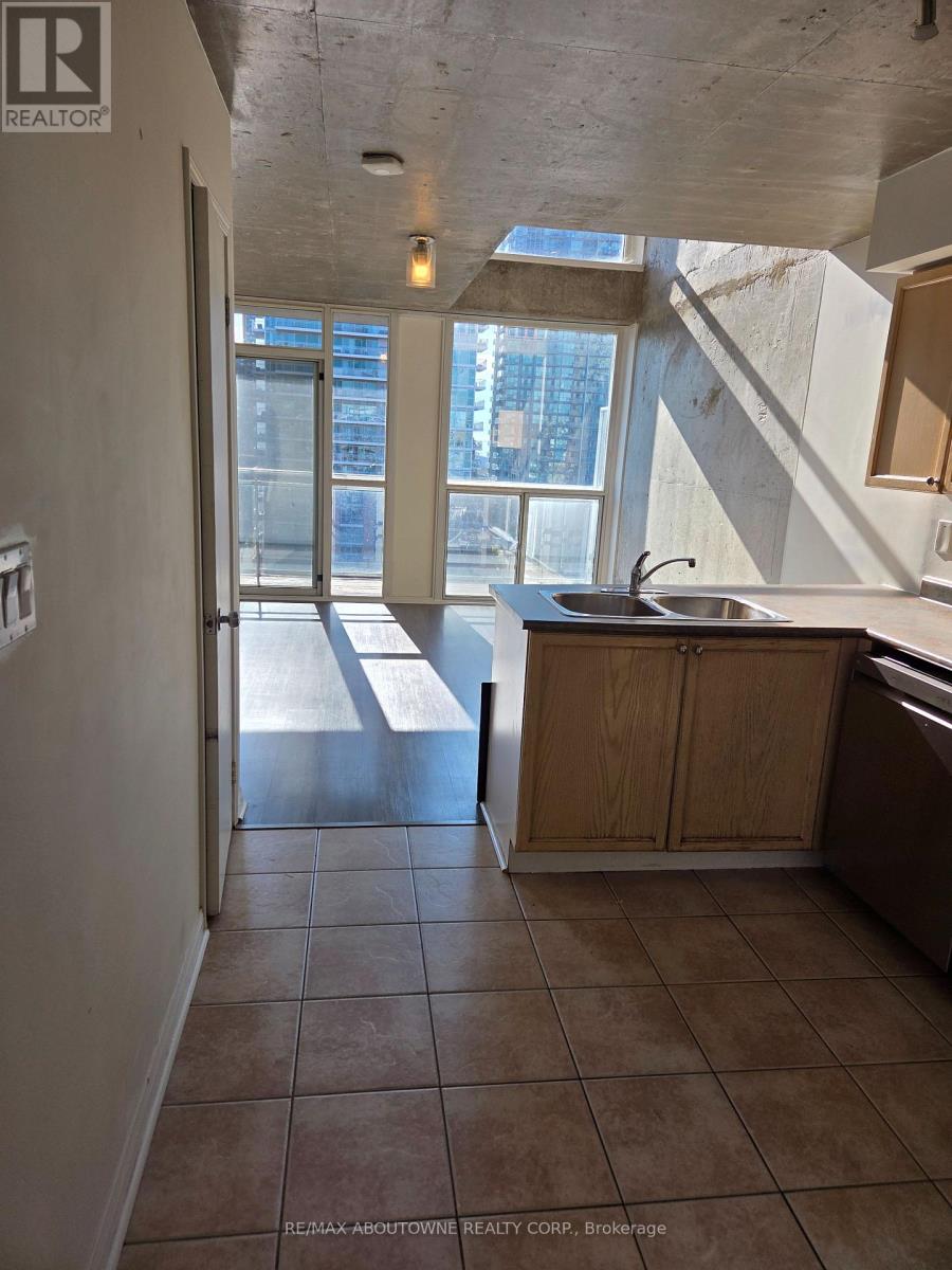 1005 - 1029 King Street W, Toronto, Ontario  M6K 3M9 - Photo 9 - C12498664