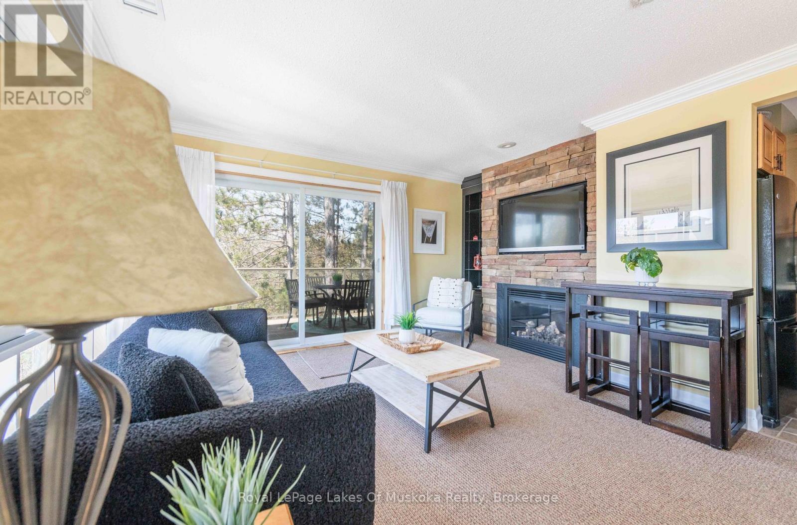 301 - 29 Tennisview Drive, Huntsville, Ontario  P1H 1A9 - Photo 5 - X12500578