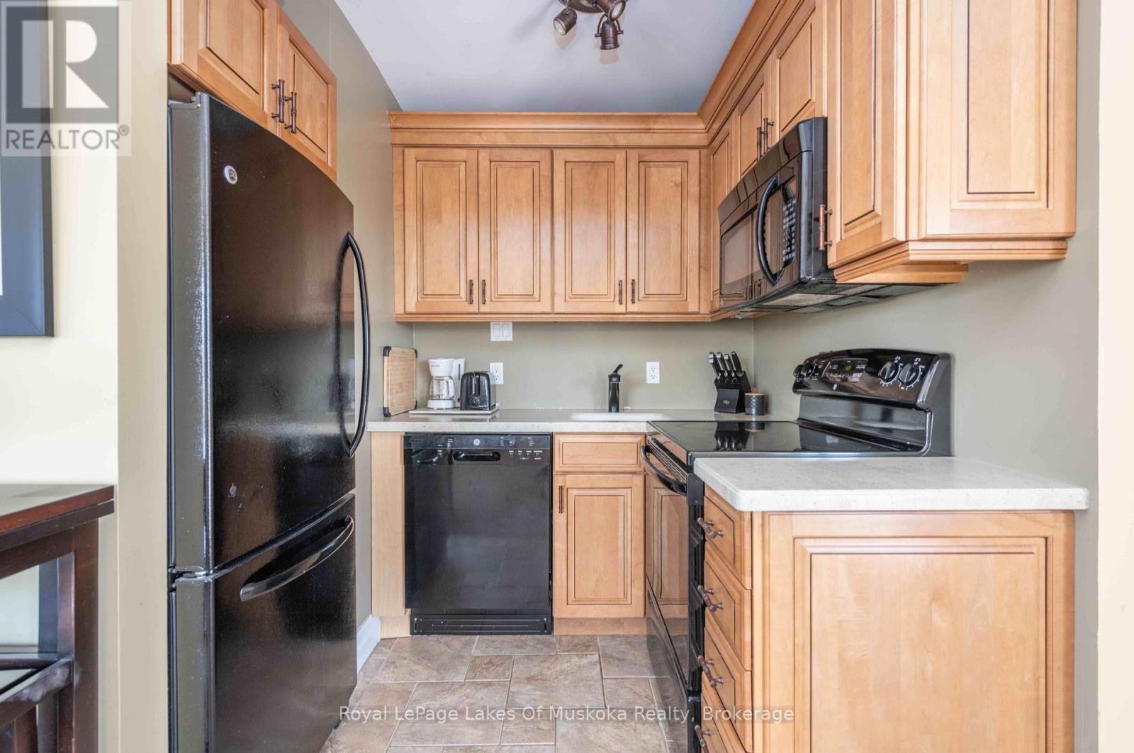 301 - 29 Tennisview Drive, Huntsville, Ontario  P1H 1A9 - Photo 6 - X12500578