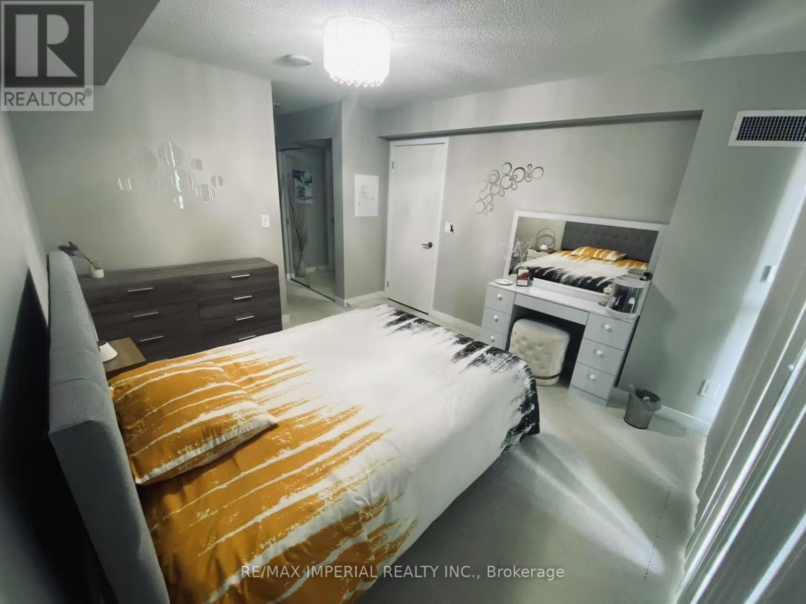 723 - 295 Adelaide Street W, Toronto, Ontario  M5V 0L4 - Photo 8 - C12500564