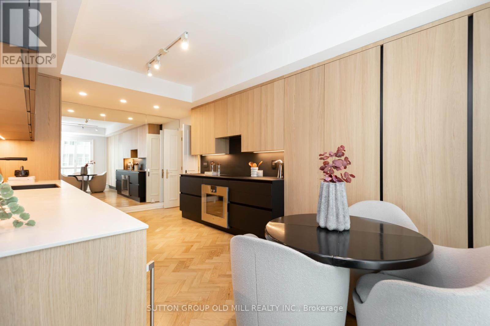 700 - 38 Avenue Road, Toronto, Ontario  M5R 2G2 - Photo 17 - C12500568