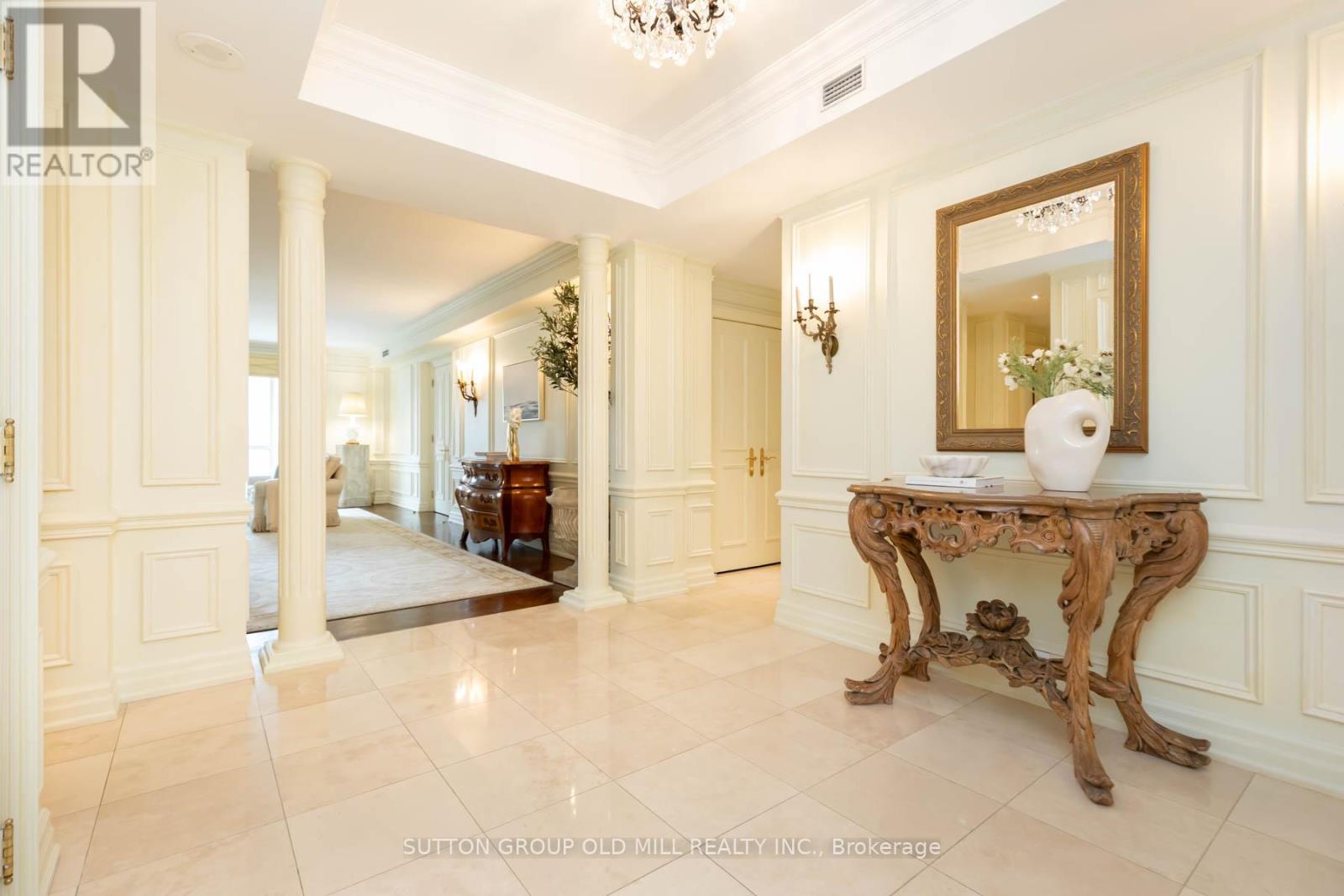 700 - 38 Avenue Road, Toronto, Ontario  M5R 2G2 - Photo 2 - C12500568