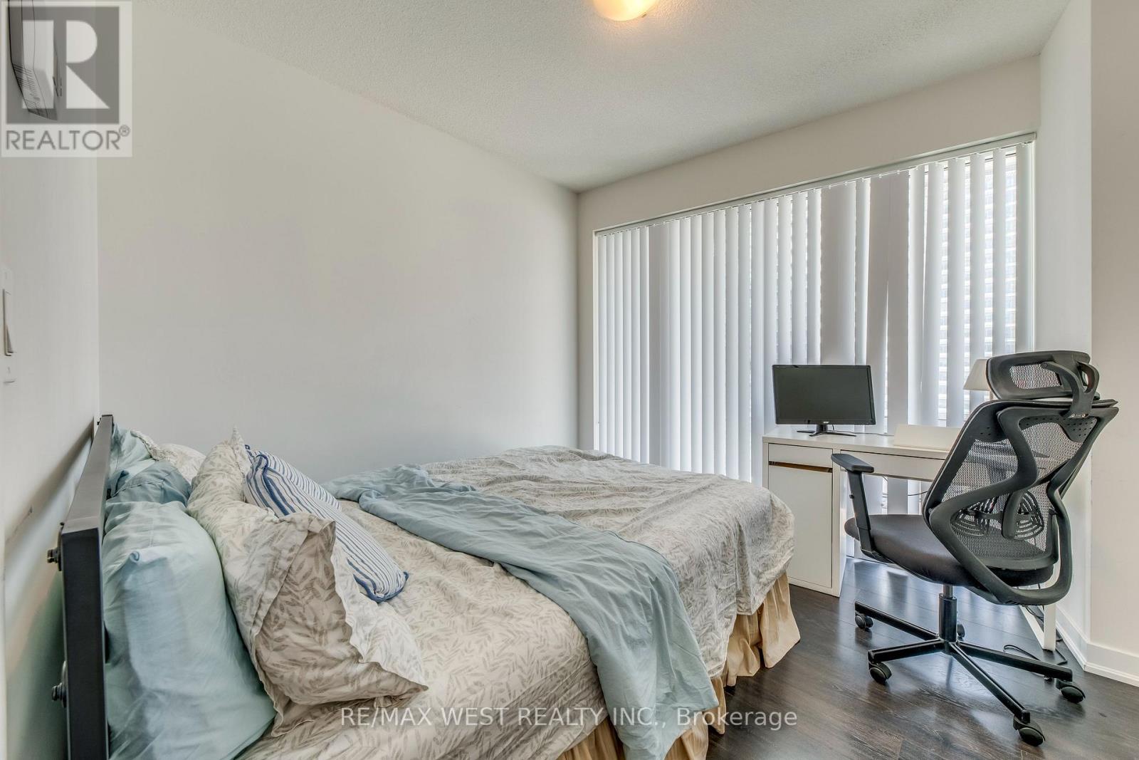 2004 - 100 Harbour Street, Toronto, Ontario  M5J 0B5 - Photo 19 - C12500622