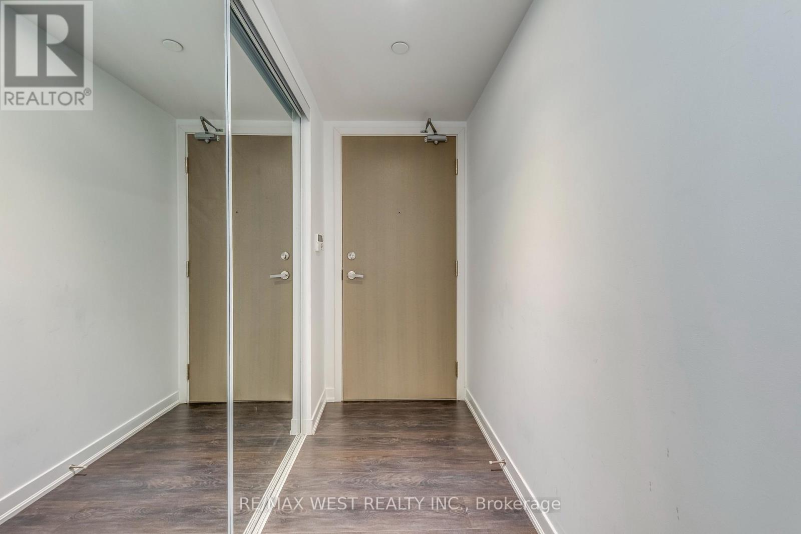 2004 - 100 Harbour Street, Toronto, Ontario  M5J 0B5 - Photo 3 - C12500622