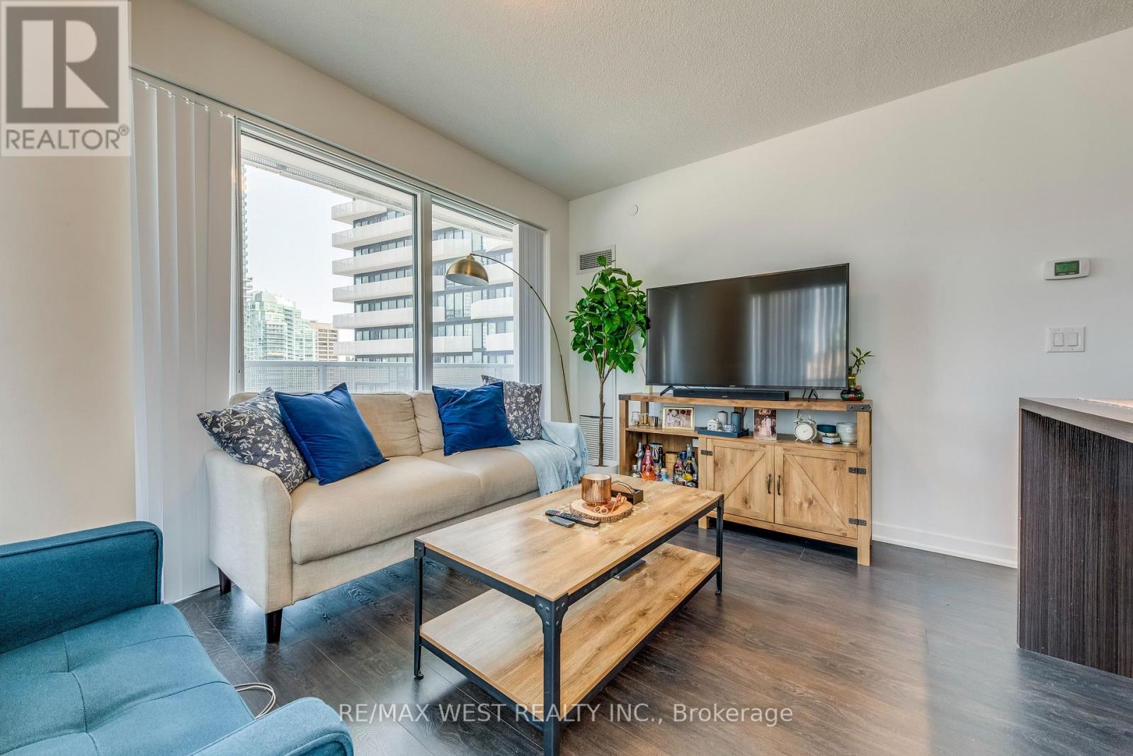 2004 - 100 Harbour Street, Toronto, Ontario  M5J 0B5 - Photo 9 - C12500622